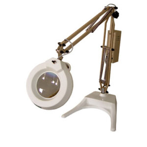 flexible-arm-illuminated-magnifier-sn12